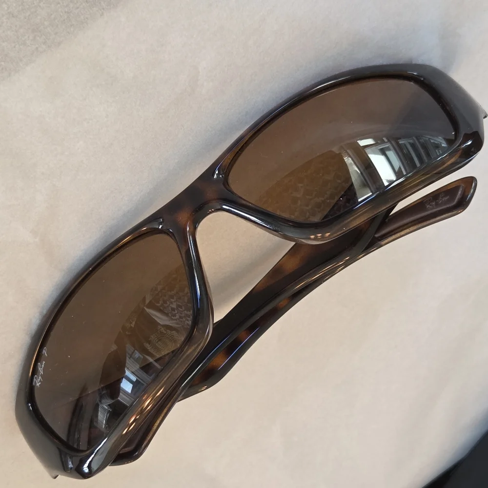 Ray-Ban RB4160 Tortoise Full Rim Sunglasses with Case and Cloth NWOT Italy